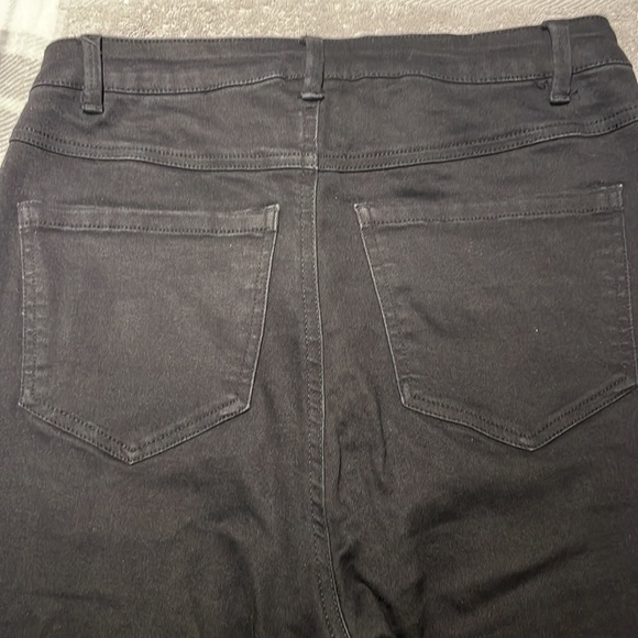 High rise black skinny jegging 🖤 - Picture 4 of 4